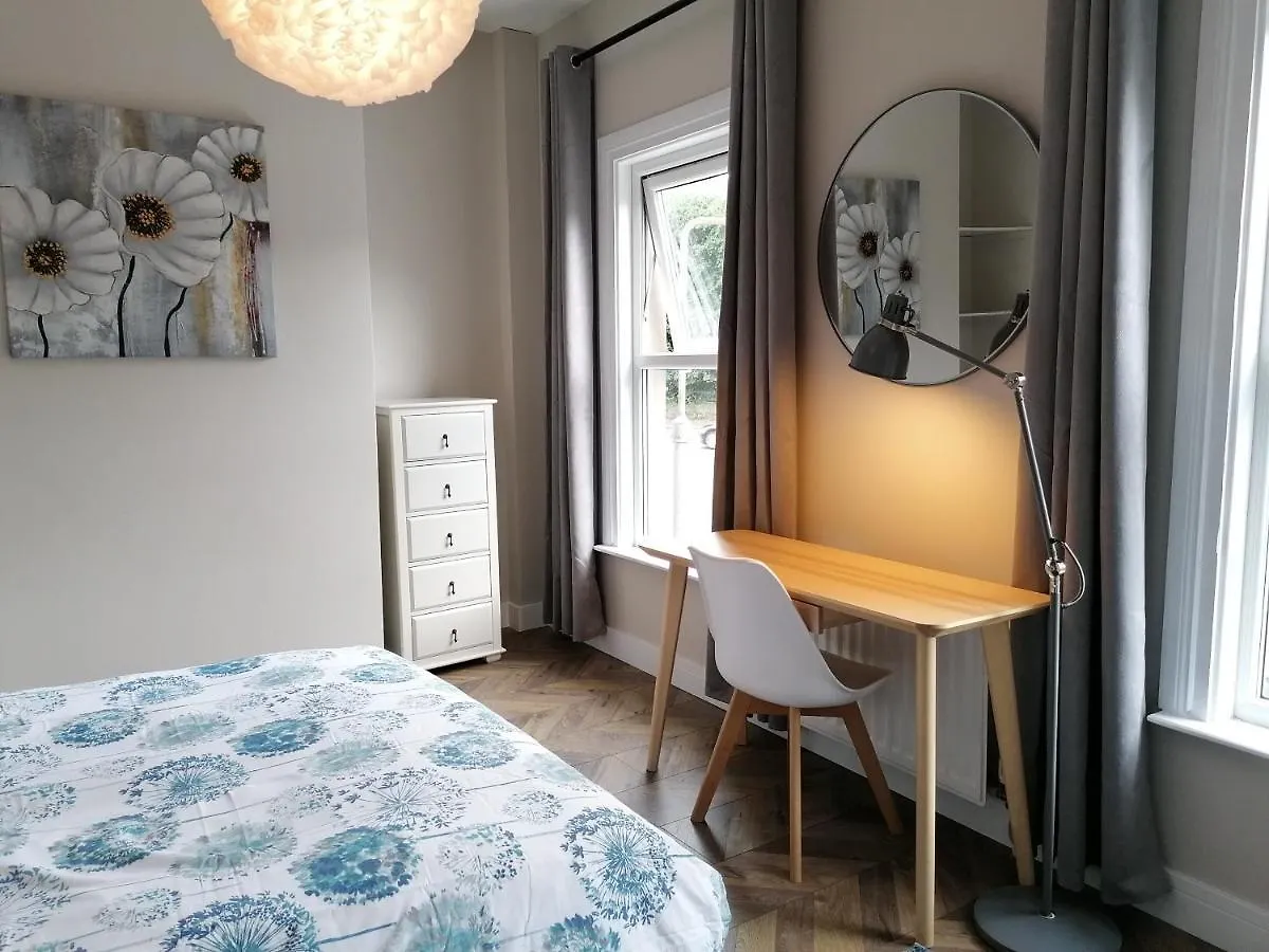 Stunning 3 Bedroom Townhouse In The Heart Of City Belfast Holiday home