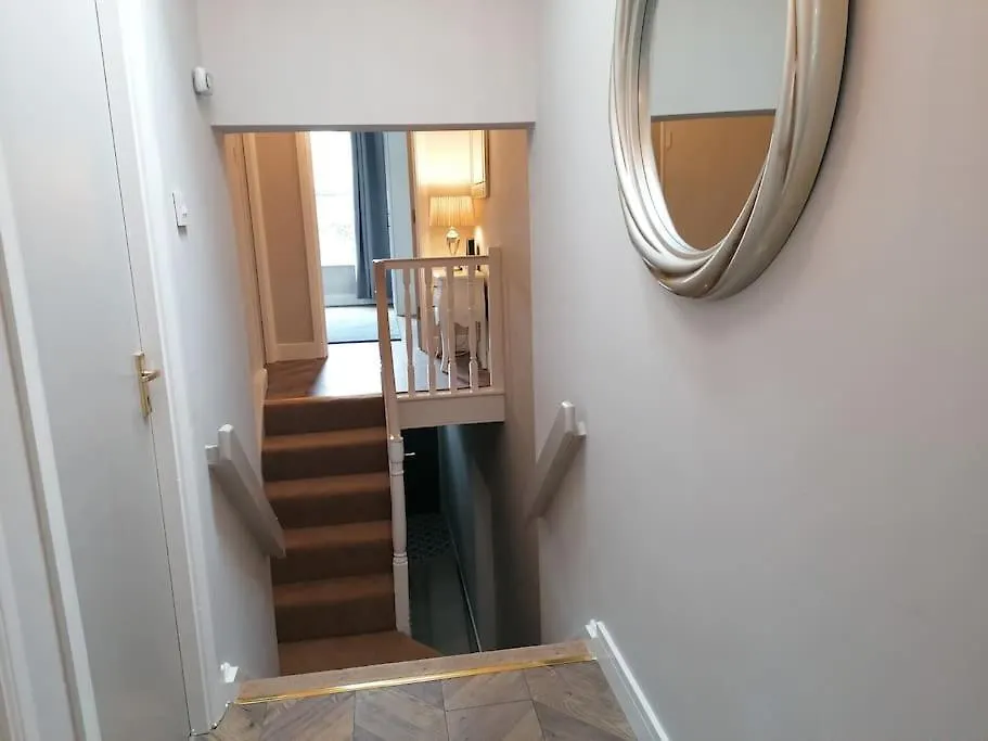Holiday home Stunning 3 Bedroom Townhouse In The Heart Of City Belfast